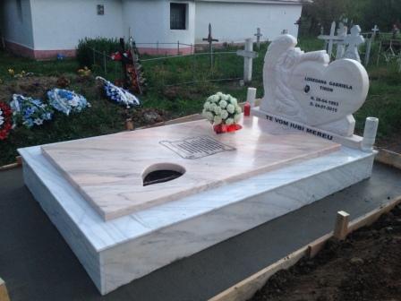 constructii morminte marmura