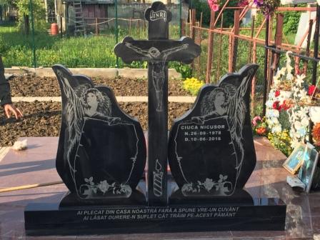 cruci marmura neagra