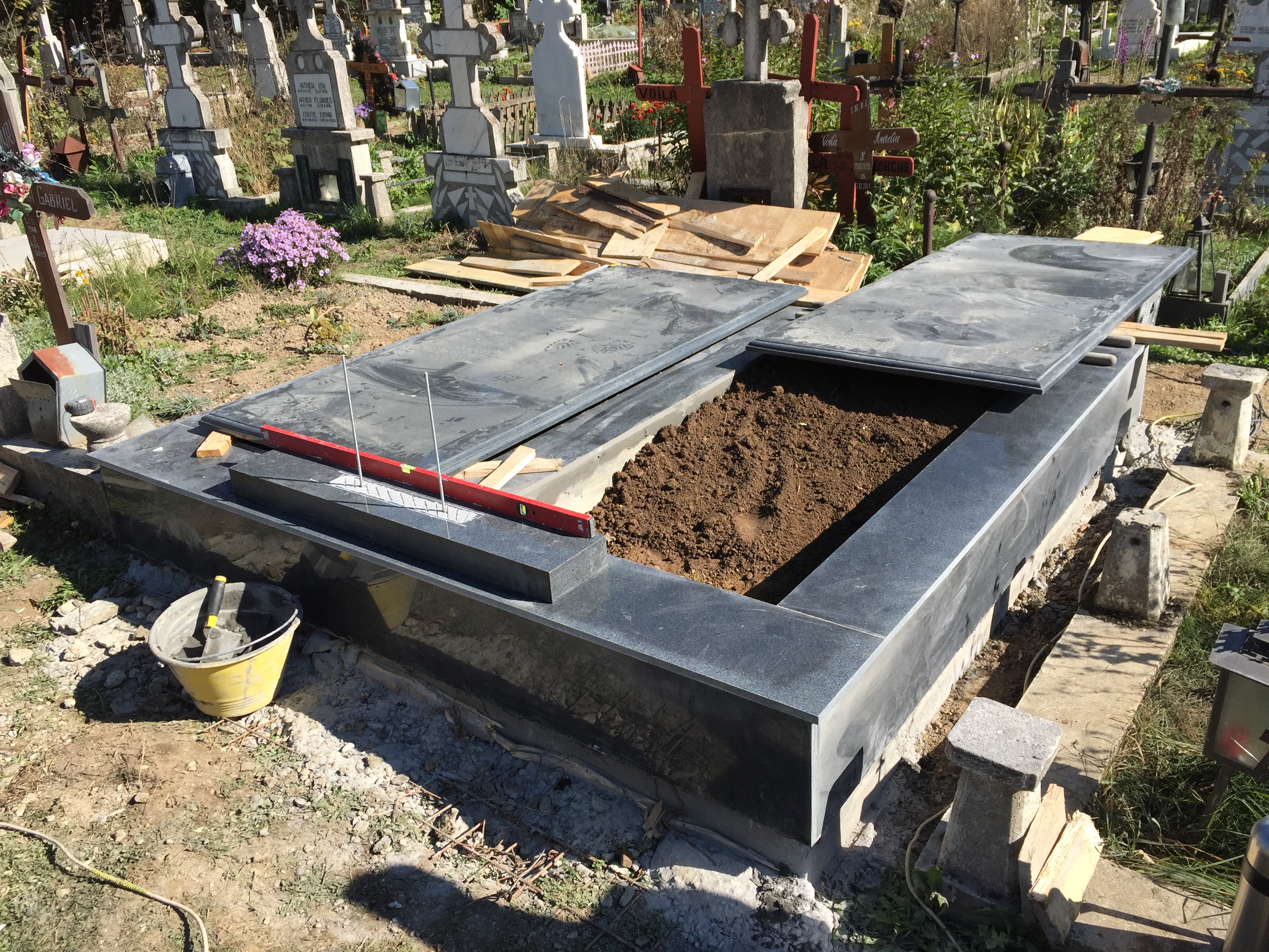 firma monumente funerare