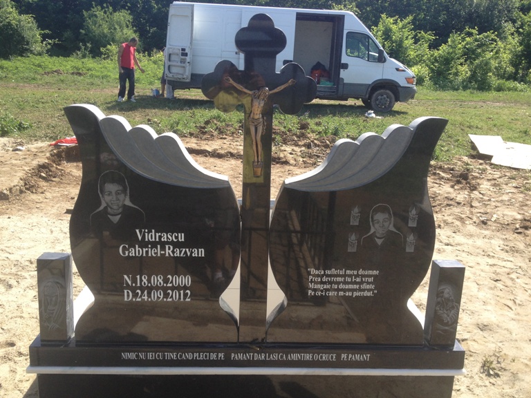 cruci marmura neagra