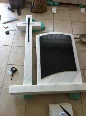 constructii funerare iasi