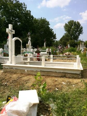 constructii funerare vaslui