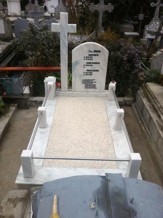 monumente funerare marmura