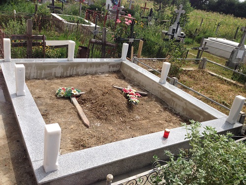 monumente funerare buzau