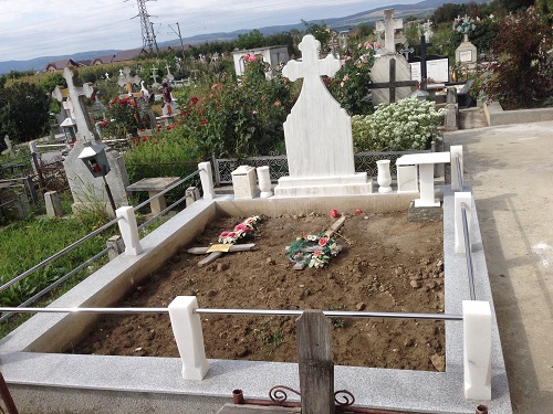 monumente funerare braila