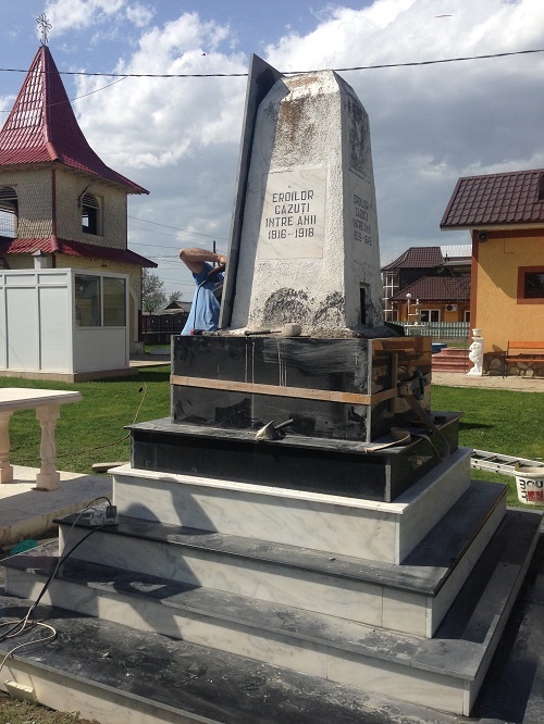 constructii funerare iasi
